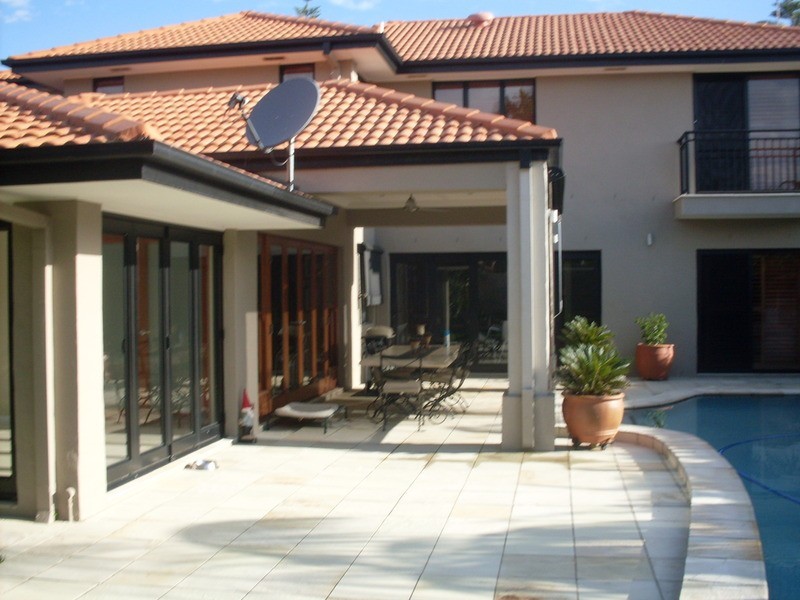 10 St Pauls Place, Isle Of Capri QLD 4217