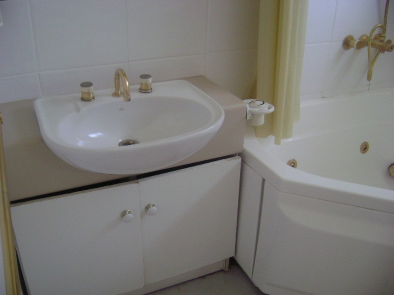 2/5 Stanhill Drive, Chevron Island QLD 4217