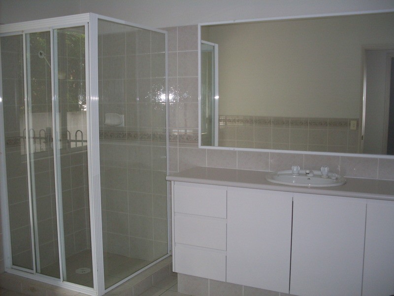 128 Port Jackson  Boulevard, Clear Island Waters QLD 4226