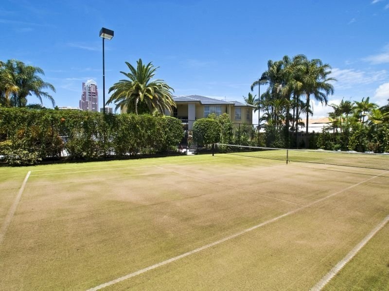 Paradise Waters QLD 4217