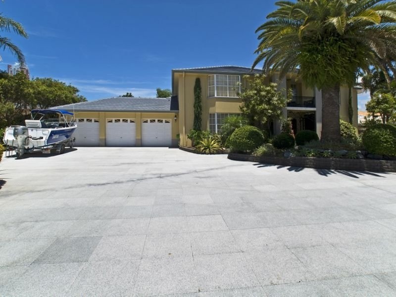 Paradise Waters QLD 4217