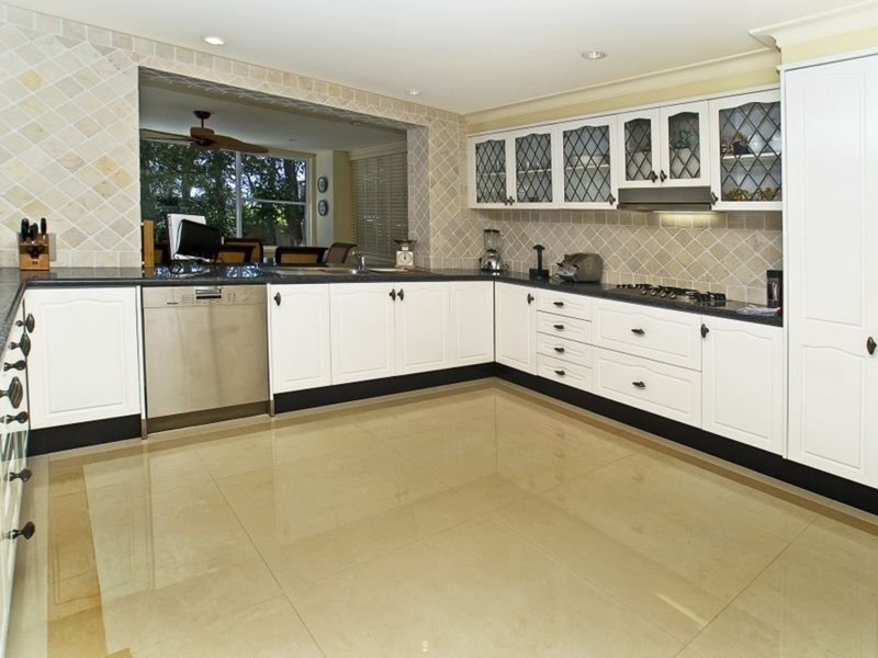 Paradise Waters QLD 4217