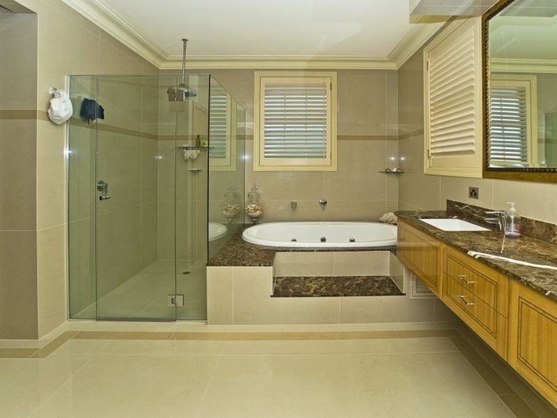 Paradise Waters QLD 4217