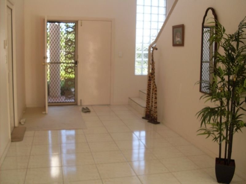 1 Balmoral Avenue, Sorrento QLD 4217