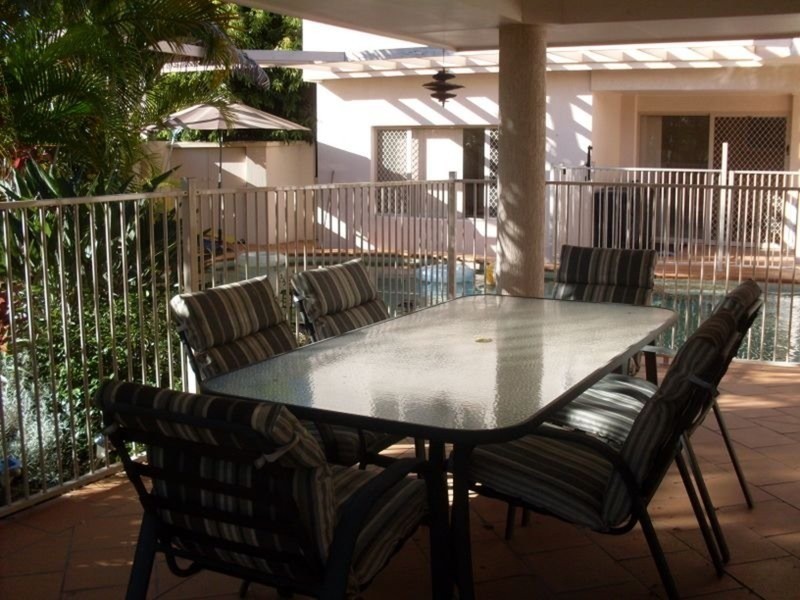 1 Balmoral Avenue, Sorrento QLD 4217