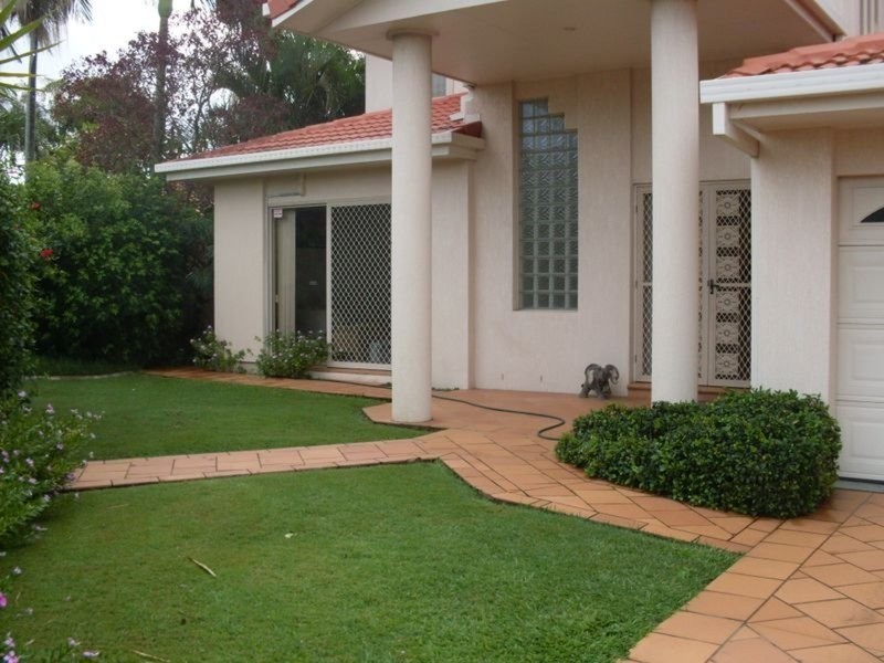 1 Balmoral Avenue, Sorrento QLD 4217