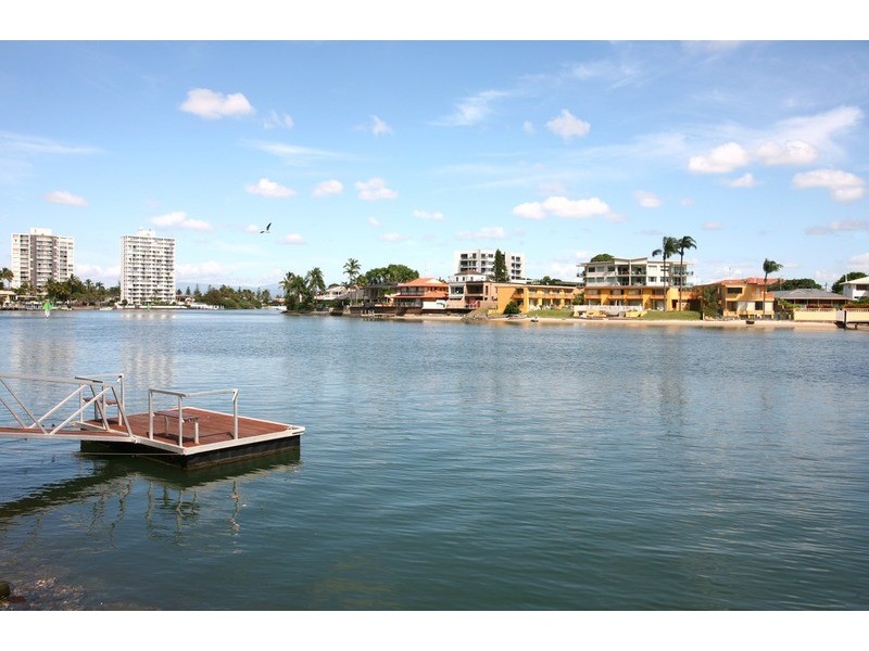 40 Ferny  Avenue, Surfers Paradise QLD 4217