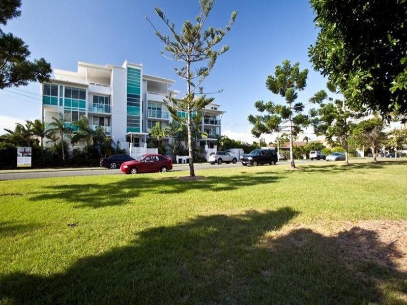 8/5 Aruma  Street, Chevron Island QLD 4217