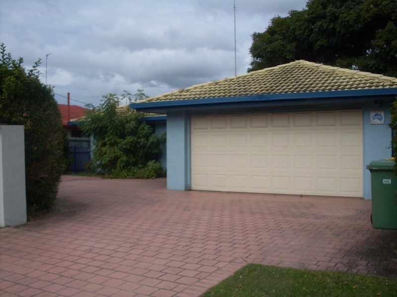 72 Ashmore Road, Bundall QLD 4217