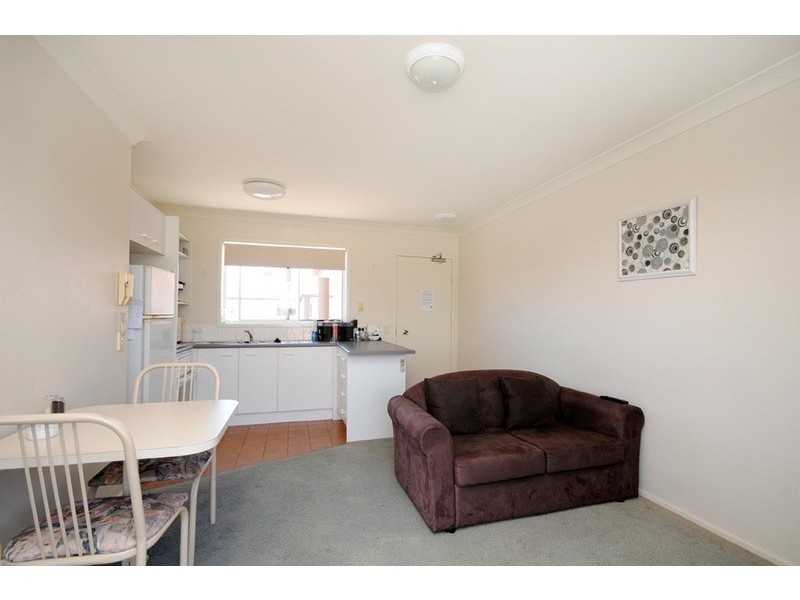 16-18 Lloyd  Street, Southport QLD 4215