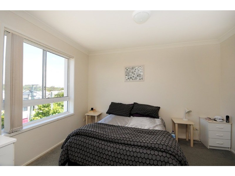 16-18 Lloyd  Street, Southport QLD 4215