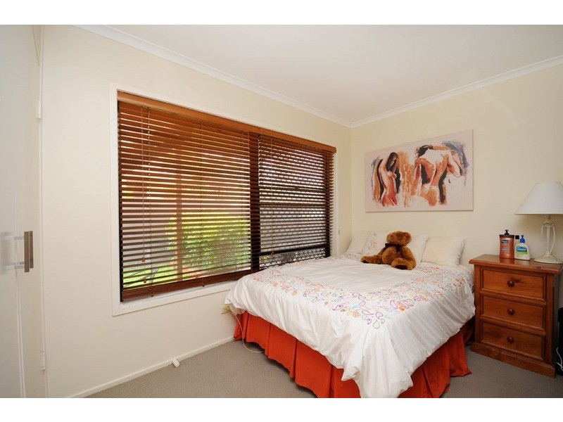 9 Cronin  Avenue, Main Beach QLD 4217