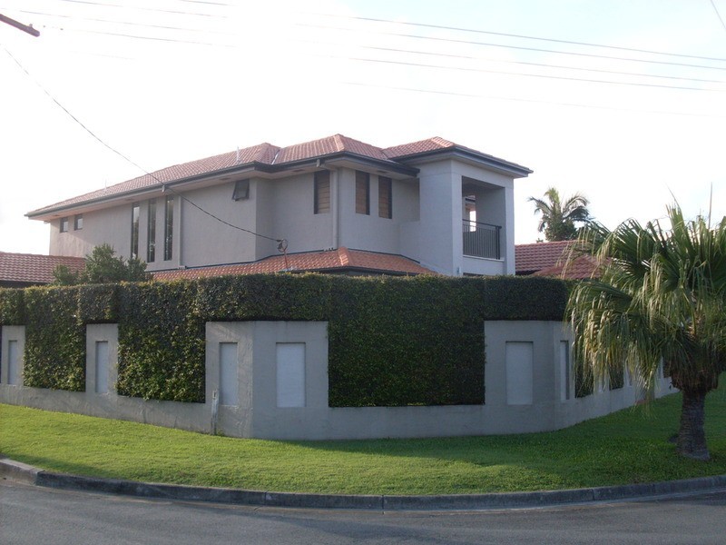 10 St Pauls Place, Isle Of Capri QLD 4217