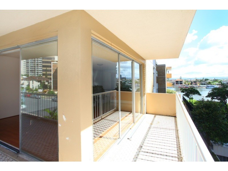 28 Riverview  Parade, Surfers Paradise QLD 4217