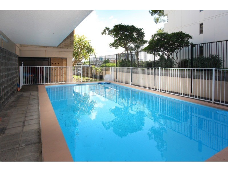 28 Riverview  Parade, Surfers Paradise QLD 4217