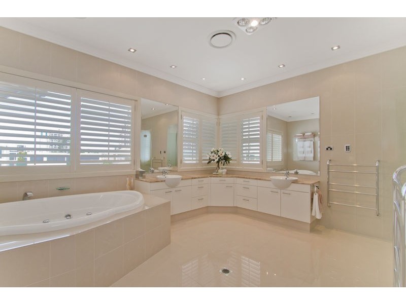 35 Norseman Court, Paradise Waters QLD 4217