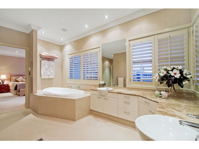35 Norseman Court, Paradise Waters QLD 4217