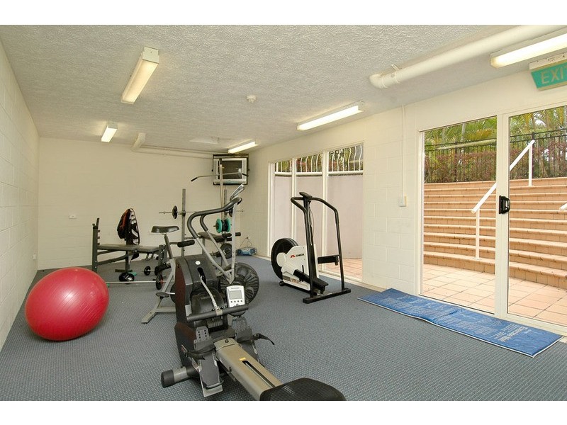 142 Stanhill Drive, Chevron Island QLD 4217