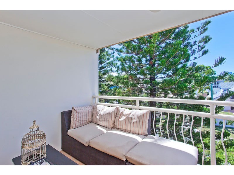 142 Stanhill Drive, Chevron Island QLD 4217