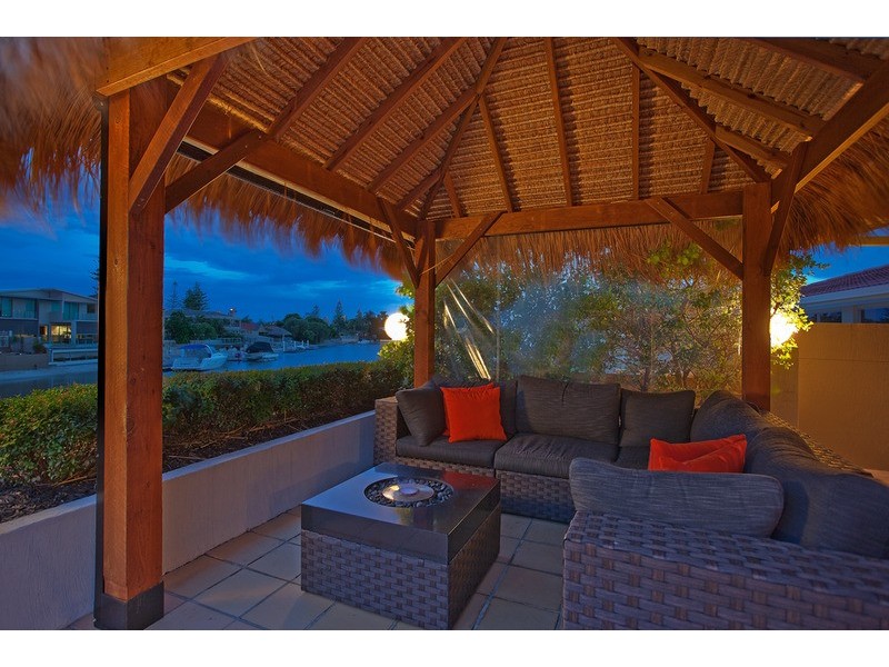 79 Gibraltar Drive, Isle Of Capri QLD 4217