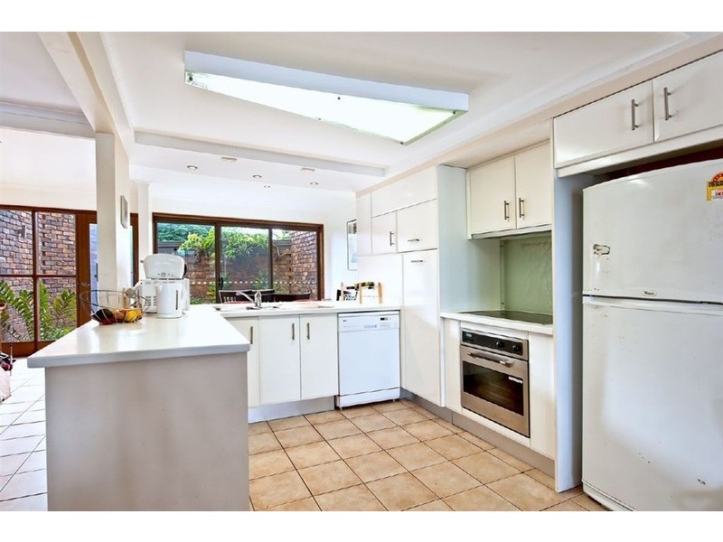 2/12 Orvieto  Avenue, Mermaid Beach QLD 4218