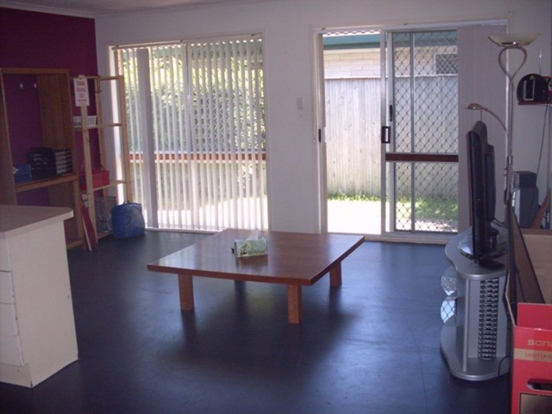 1/16 Parneno Street, Chevron Island QLD 4217