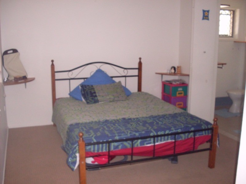 1/16 Parneno Street, Chevron Island QLD 4217