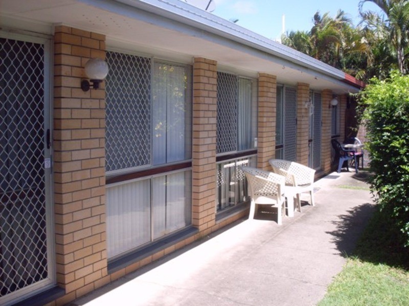 1/16 Parneno Street, Chevron Island QLD 4217