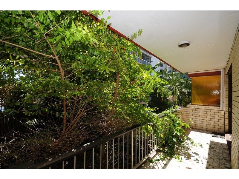 63 Bauer  Street, Southport QLD 4215