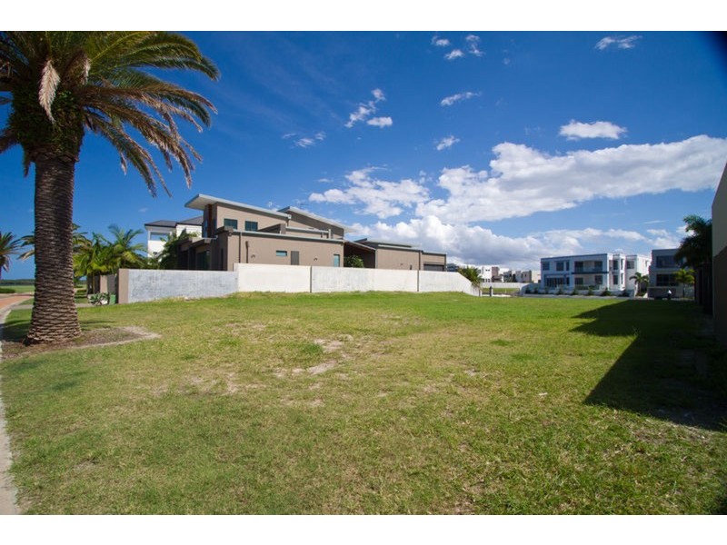 39 Knightsbridge East Parade, Sovereign Islands QLD 4216