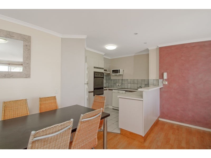 17 Genoa  Street, Surfers Paradise QLD 4217