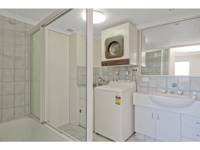17 Genoa  Street, Surfers Paradise QLD 4217