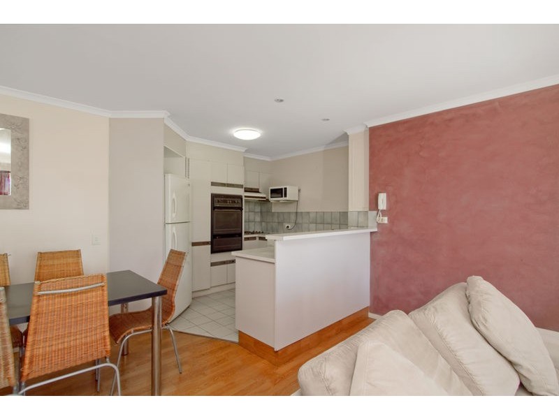 17 Genoa  Street, Surfers Paradise QLD 4217