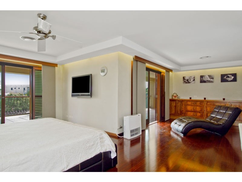 13 Etna Street, Isle Of Capri QLD 4217