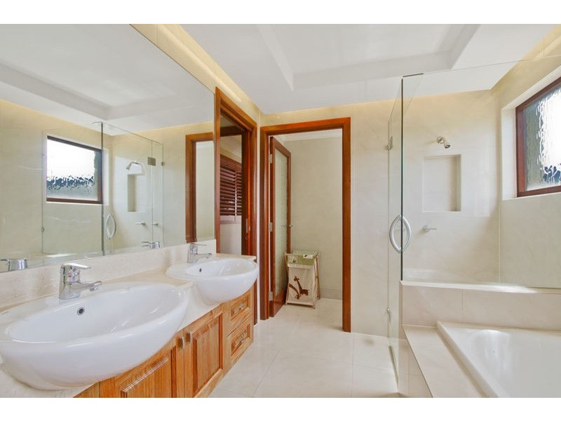 13 Etna Street, Isle Of Capri QLD 4217