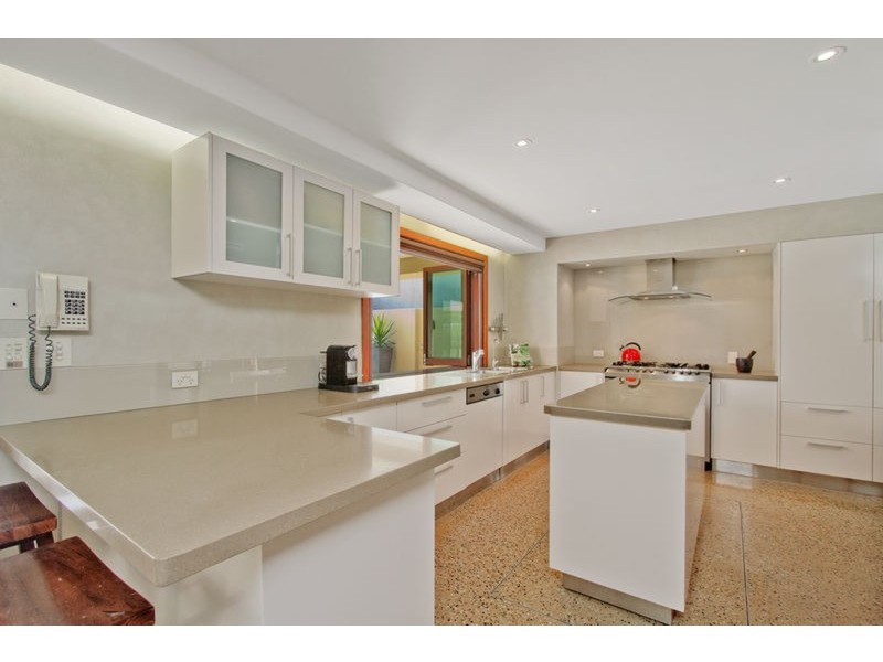 13 Etna Street, Isle Of Capri QLD 4217