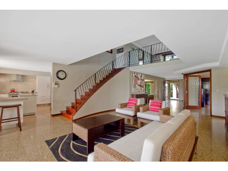 13 Etna Street, Isle Of Capri QLD 4217