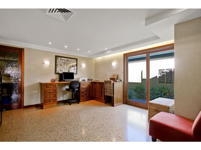 13 Etna Street, Isle Of Capri QLD 4217