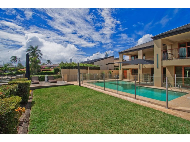 13 Etna Street, Isle Of Capri QLD 4217