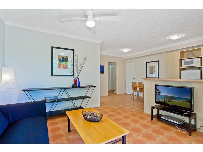 10 Purli Street, Chevron Island QLD 4217