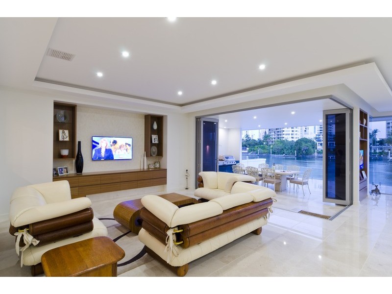 46 Amalfi Drive, Isle Of Capri QLD 4217