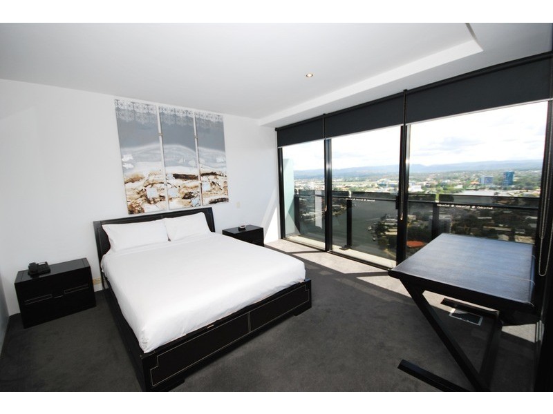 9 Ferny Avenue, Surfers Paradise QLD 4217
