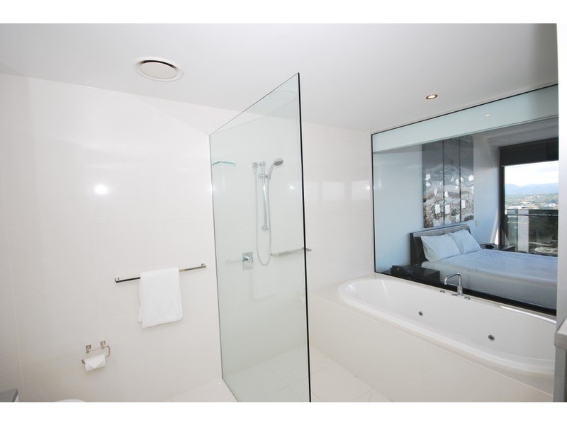 9 Ferny Avenue, Surfers Paradise QLD 4217