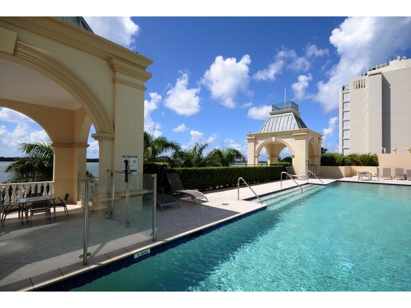 360 Marine  Parade, Labrador QLD 4215