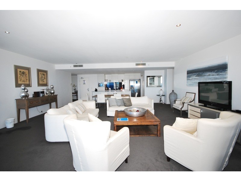 9 Ferny Avenue, Surfers Paradise QLD 4217