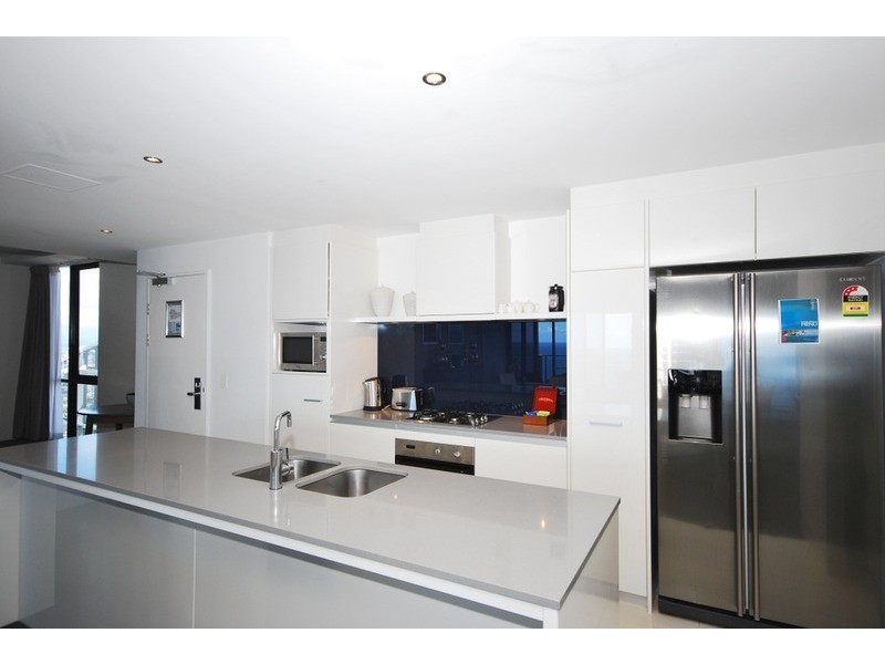 9 Ferny Avenue, Surfers Paradise QLD 4217