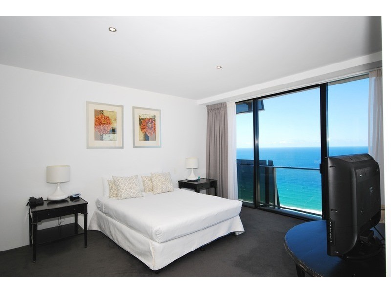 9 Ferny Avenue, Surfers Paradise QLD 4217