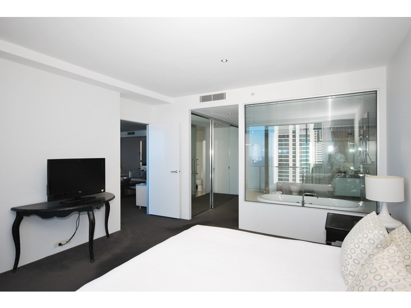 9 Ferny Avenue, Surfers Paradise QLD 4217