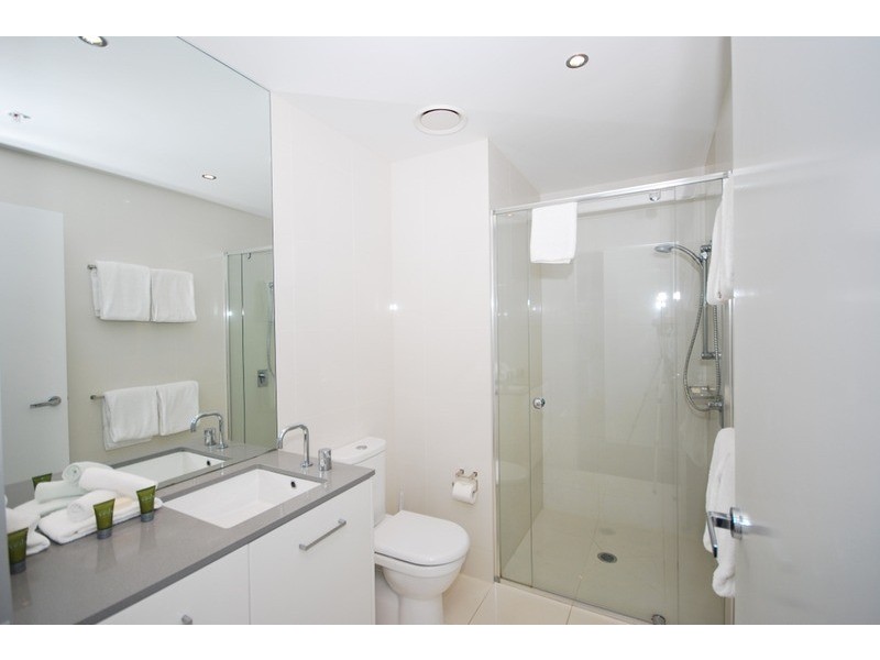 9 Ferny Avenue, Surfers Paradise QLD 4217