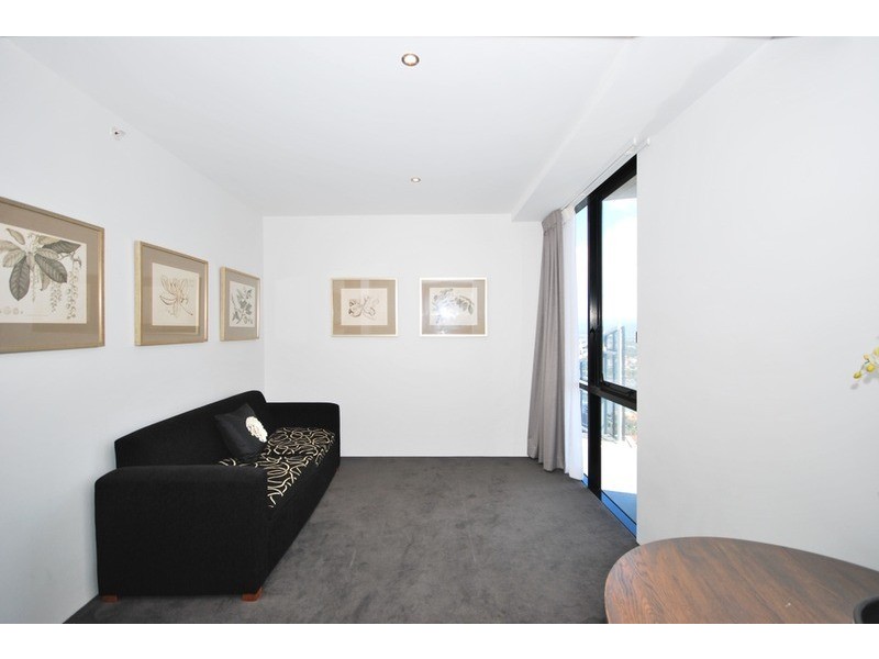 9 Ferny Avenue, Surfers Paradise QLD 4217